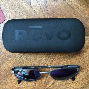 Vintage revo sunglass ex condition sell for 300 case comes with it ex condition